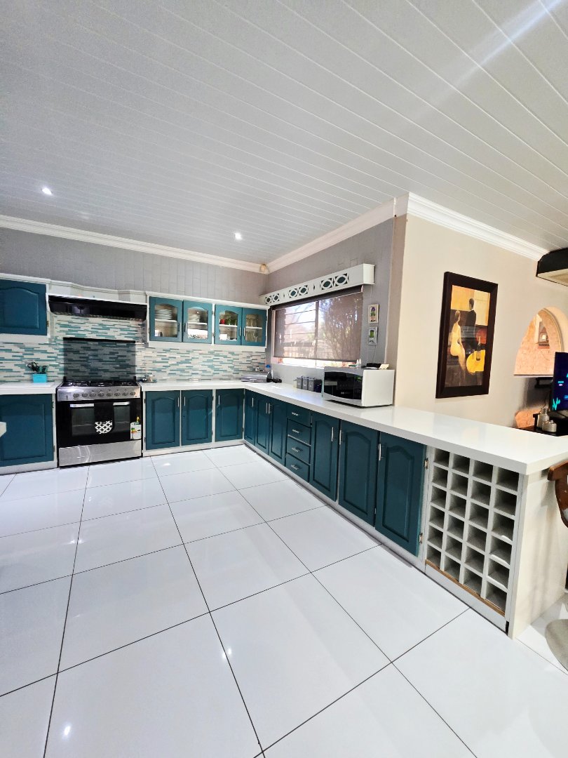 4 Bedroom Property for Sale in Wilkoppies North West